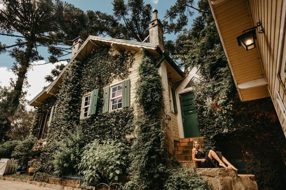 Garage door services in Fiskeville